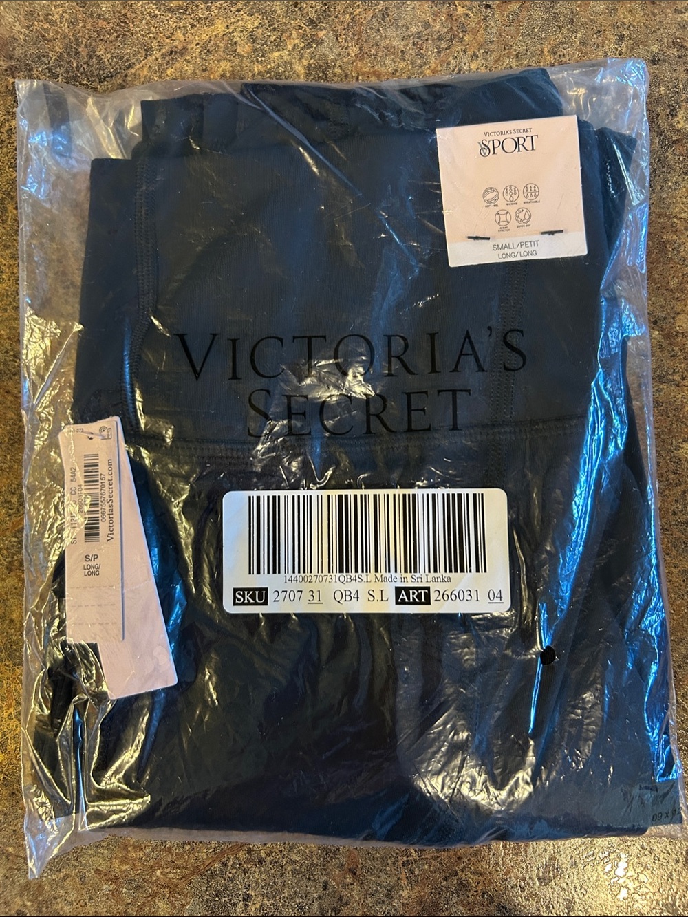 Victoria's Secret Sport Women
Color Black SZ Small Long
Leggings